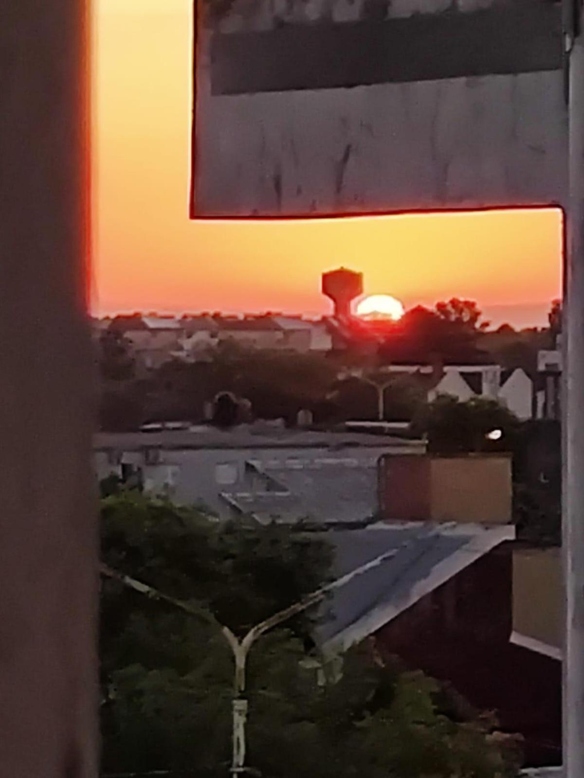 Moderno Departamento Con Balcon Y Vista Al Atardecer Apartment Resistencia Exterior photo